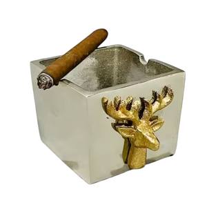 Cendrier vintage en laiton massif, gravé à la main, motif floral, rond, décoration de table, accessoire de fumeur traditionnel en métal, en vente - Product Image 4