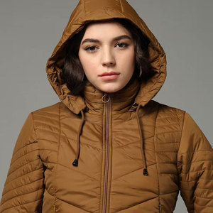 Chaqueta Acolchada de Alta Calidad para Mujer, Estilo Nuevo, Personalizada de Fábrica, Impermeable, con Cierre de Cremallera, para Invierno y Actividades al Aire Libre - Product Image 6