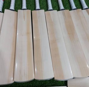 Battes de cricket en saule anglais en bois personnalisées de qualité professionnelle/disponibles avec conception et emballage chauves-souris de cricket en saule anglais - Product Image 1