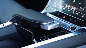 TOP USED 2022 E-Tron R20 Black Edition SUV Turbo 8-Speed Automatic ACC AWD Leather Seats Panoramic Sunroof Right/Left Light - Product Image 6