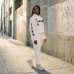 Fabricante de Sudaderas Personalizadas para Mujer, 500gsm, Poliéster/Algodón, Transpirable, Estampado Desgastado, Pedrería, Forro Regular, Grueso - Product Image 2