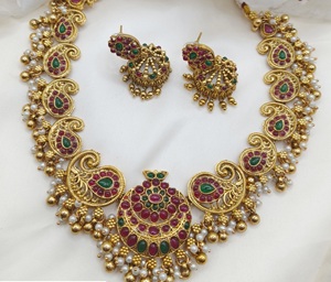 Ensemble collier ras-de-cou et boucles d'oreilles plaqué or de qualité supérieure, style traditionnel, pour femme, idéal pour les fêtes et les mariages - Product Image 3