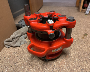 Newly Heavy-Duty 141 Receding Geared Pipe Threader Manual Handheld <b>Threading</b> <b>Tool</b> Steel Iron Pipes - Product Image 1