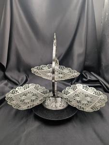 Exhibidor de Pasteles de Tres Niveles con Acabado Plateado Premium, Ideal para Exhibición, Presentación y Regalos Especiales, Procedente de la India - Product Image 5