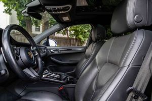 รถ SUV ปี 2022 M-ACAN AWD สภาพดีเยี่ยม เกียร์อัตโนมัติ 7 สปีด เครื่องยนต์เสียงดี 2 ลิตร I4 261 แรงม้า - Product Image 4