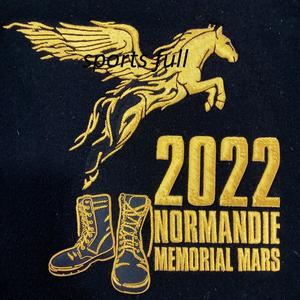 Boucle décorative en métal brodée à la main sur mesure - Haute qualité, couleur or, taille et logo personnalisables, tissu en velours, pour chapeau - Product Image 4