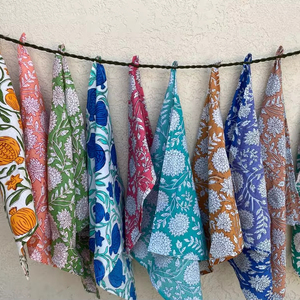 Pañuelo de Algodón Floral Marrón Hecho a Mano, Pañuelo para la Cabeza Unisex, Pañuelo para el Cuello, Accesorio de Moda Casual - Product Image 1