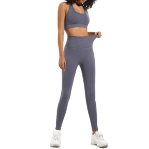 Ensemble de yoga pour femmes pas cher, de haute qualité, logo frontal uni, vêtements de sport de gym, vêtements de sport respirants et confortables à séchage rapide - Product Image 2