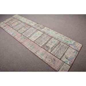 Alfombra vintage de 2,9x8,8 pies, alfombra turca tipo runner, alfombra con motivos de plantas y árboles en tonos marrón y azul. - Product Image 4