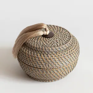 Новое поступление, круглая коробка из ротанга с украшенной крышкой, элегантная тканая коробка для хранения из ротанга, винтажная плетеная ротанга, сделанная во Вьетнаме