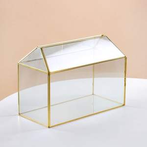 Belle boîte à bijoux en verre en laiton avec un design minimaliste pour les intérieurs contemporains à grand prix - Product Image 5