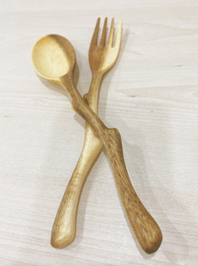 Cuchara de madera hecha a mano con acabado suave ideal para aplicaciones de preparación y servicio de alimentos - Product Image 6