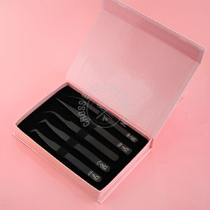 Pinzas para Extensión de Pestañas con Punta de Fibra, Totalmente Negras, 90 Grados, Mega Volumen, Curvatura de Luna, Acero Inoxidable, Profesionales - Product Image 1