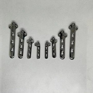 Placas de bloqueo TPLO 2,0mm/2,4mm/2,7mm/3,5mm Juego ortopédico veterinario derecho e izquierdo 8 piezas CE aprobado - Product Image 1