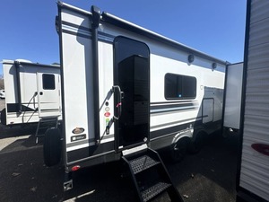 Remolque Keystone B-u-l-l-e-t Crossfire 245RKS 2026 Usado en Buen Estado, Listo para la Venta - Product Image 4