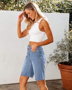 Pantalones cortos de mezclilla elásticos de moda de cintura alta para mujer, corte holgado hasta la rodilla con 5 bolsillos básicos, diseño transpirable - Product Image 6