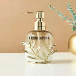 Distributeur de savon en bouteille en verre avec dessus et base en métal doré personnalisé direct d'usine ensemble de comptoir de vanité pour toilettes et hôtels - Product Image 2