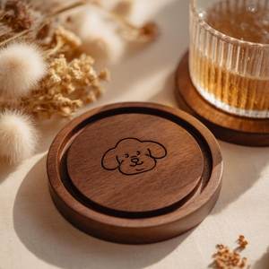 Sous-verre en bois fait main avec motif de chien gravé, logo et design personnalisés ici - prix bas - ensemble de sous-verres en gros - Product Image 1