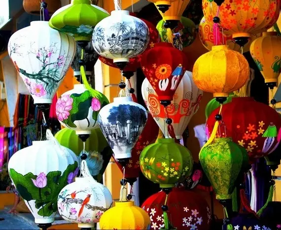 Hoi an colorful hand-painted silk and bamboo lantern for Chinese new year decoration