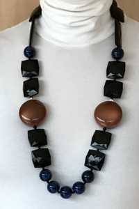 Collier en résine personnalisable, collier à pendentif unique à motif carré sur le thème de l'art, design artisanal exclusif - Product Image 3