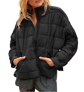 Chaquetas acolchadas con cremallera y botones de tendencia superior Chaquetas de burbujas acolchadas de nailon a prueba de viento informales con estilo - Product Image 4