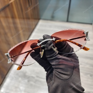 Artesanía de calidad superior Tonos naranjas VVS Tachonado Corte de diamante Gafas de Sol para mujer Audaz Diseñador de moda Gafas certificadas GRA - Product Image 3