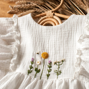 Vestido de lino suave bordado hecho a mano para niñas, estilo informal para el primer cumpleaños de niños pequeños, OEM hecho en Vietnam - Product Image 3