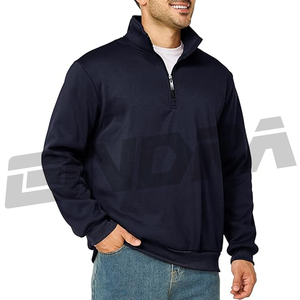 Le pull-over matelassé à fermeture éclair quart pour hommes à manches longues offre une coupe moderne, chaude et douce, parfaite pour les journées fraîches. - Product Image 2