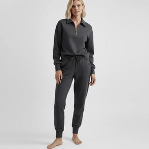 Conjunto de sudadera y Jogger de cuello Polo de manga larga personalizado para mujer - Product Image 5