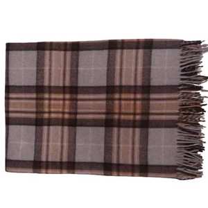 Manta de lana Mackeller Luxe que combina técnicas de tejido tradicionales con comodidad moderna - Product Image 5