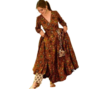 Meilleure vente 100% pur coton tissu énorme Flair numérique imprimé col en V été confort Anarkali robe avec bas ensemble à vendre - Product Image 1