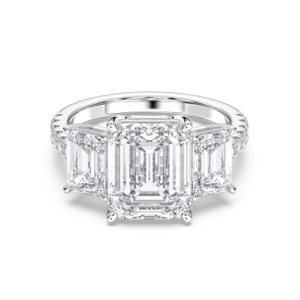E-F/VVS-VS 7.30 carats (centre 5.00CT) bague luxueuse en moissanite émeraude et diamant taille ronde fabriquée en platine pour elle - Product Image 1