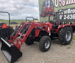 Tractores Pesados Serie 4500 4540 4WD 2025 con PremiumComfort para Operaciones Agrícolas a Gran Escala - Product Image 2