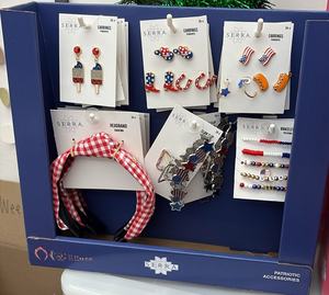 Porte-clés Disney en boîte PDQ, bijoux, boucles d'oreilles, colliers, bracelets, breloques, brosse à cheveux, peigne, accessoires HER originaux sous licence. - Product Image 5