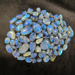 พลอยมูนสโตนสีรุ้งแบบคาโบชอง ขายส่ง พลอยธรรมชาติแบบเม็ดเดี่ยว สำหรับทำเครื่องประดับ ราคาดีที่สุด - Product Image 3