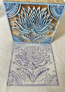 Bloc d'impression en bois sculpté à la main avec motif floral de lotus |   Outil de blocage d'impression textile traditionnel indien carré - Product Image 4