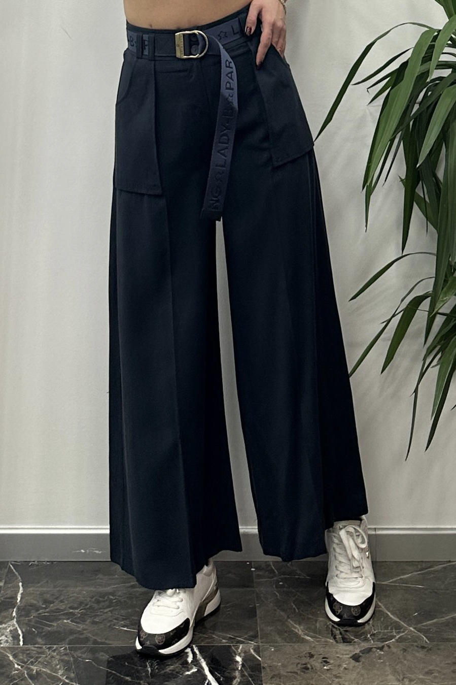 สีน้ำเงินเข้ม