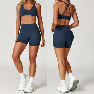 Ensemble de vêtements de yoga à compression élevée pour femmes, respirant, bretelles croisées, shorts unis/à rayures, taille personnalisable, logo sur le devant - Product Image 1
