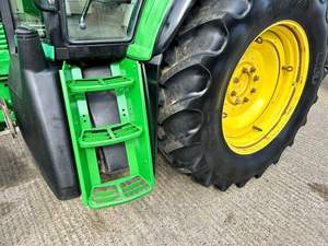 Tractor Agrícola JOHNN 6630 de 150HP con Motor, Caja de Cambios, Bomba y Rodamientos - 5 Años de Garantía, en Stock - Product Image 4