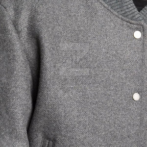 แจ็คเก็ตเลตเตอร์แมนพรีเมียมสำหรับฤดูหนาว ผ้าฝ้าย 100% ดีไซน์คอตั้ง ระบายอากาศได้ดี เป็นมิตรกับสิ่งแวดล้อม มีสไตล์ นุ่ม สบาย เหมาะสำหรับการฝึกซ้อมประจำวัน - Product Image 6