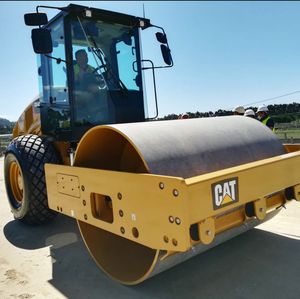 Rodillo estático usado de alto rendimiento con motor de alta potencia Tambor doble y bomba de componentes de núcleo Buen servicio posventa - Product Image 1