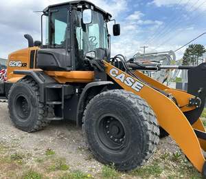 2024 CASE 221F Chargeur sur pneus compact - Product Image 6