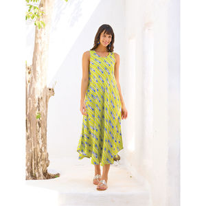 Vestido Maxi con Volantes y Estampado Floral Tropical - Estilo Gótico con Cintura Baja, Talla Única - Product Image 1