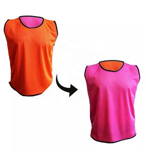 Bavoirs de football sublimés personnalisés Gilet d'entraînement de football personnalisé pour adultes Service OEM pour maillot d'entraînement en équipe - Product Image 3
