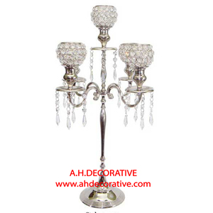 Candelabros de aluminio chapados en oro con votivos de vidrio Centro de mesa con acabado brillante Soporte de vela hecho a mano para decoración de dormitorio - Product Image 4