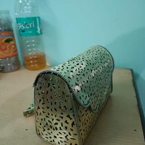 Bolsos de Noche Clásicos de Metal con Diseño Calado, Bolsos de Mano con Cadena Hechos a Mano en India, Accesorios para Bodas y Eventos para Mujer - Product Image 3