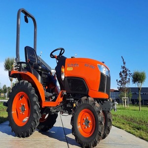 Tracteur agricole Kubota M5111 80HP 4 roues motrices rouge, tracteur utilitaire agricole, niveau de sécurité élevé, transmission par engrenages - Product Image 5