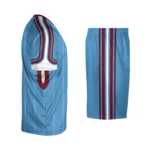 Uniforme de football unisexe, nouveau design, respirant, léger, séchage rapide, sur mesure, manches courtes, shorts en sublimation, vente en gros pour hommes - Product Image 4