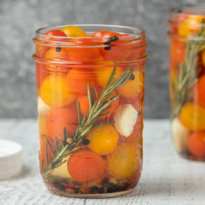 Cornichons de tomates entières en conserve de qualité supérieure à bas prix tomates marinées dans des bocaux en verre OEM accepter - Product Image 4