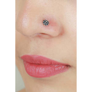 Delicado Piercing Nasal Vintage de Plata 925, Nazakat D - Product Image 1